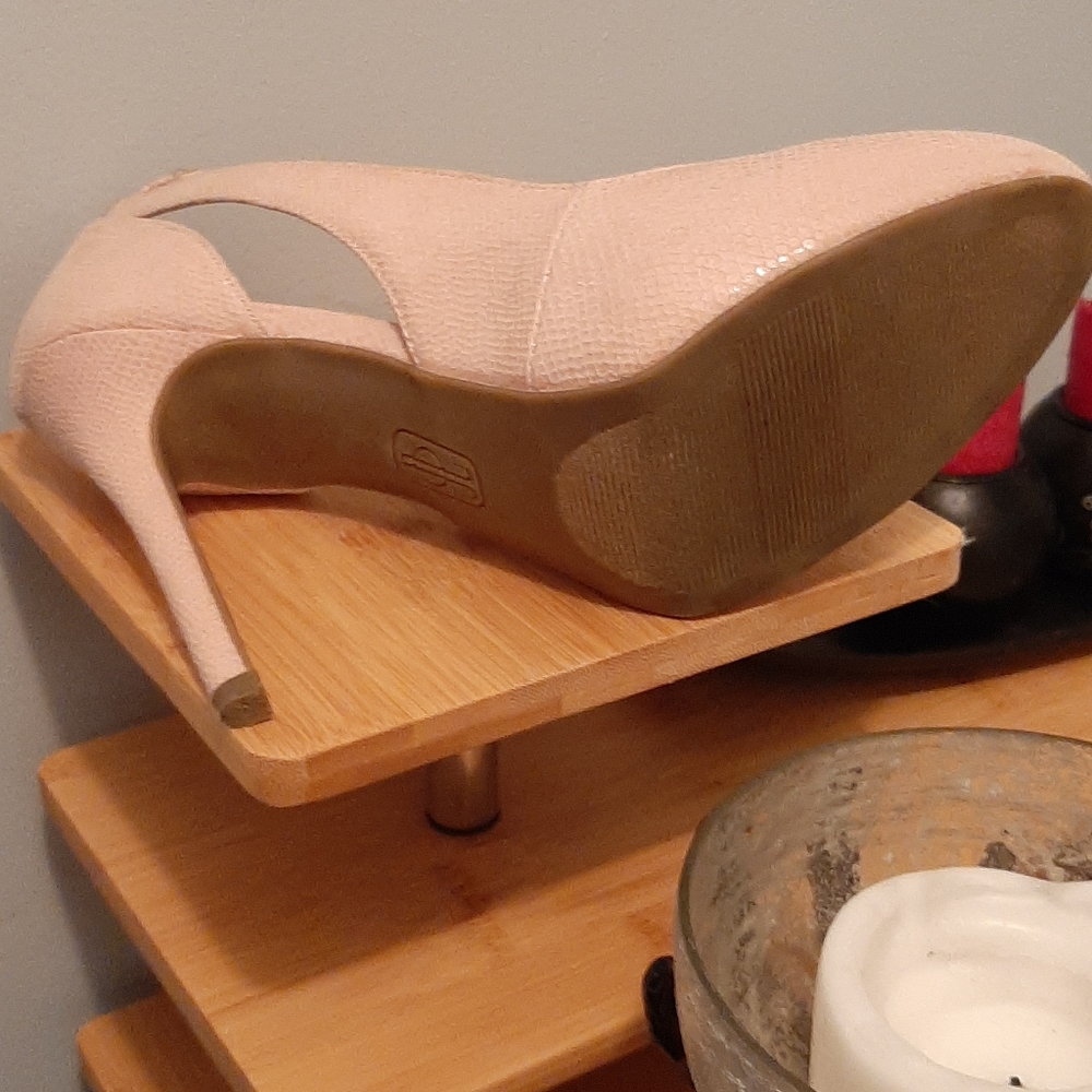 Heels - Picture 5 of 5